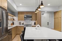 Ascent Unit 320A - Bright 2BR Mountain Haven w/ 2 Balconies & Fireplace