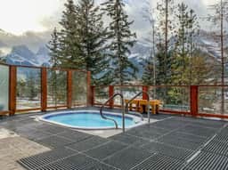 Falcon Crest Unit 319 - 180° Mountain Views | Two Hot Tubs | Fresh Reno
