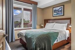 Falcon Crest Unit 324 - Hidden Gem | 180° Mountain Views | Two Hot Tub