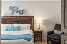Lodges Unit G208 - Hot Tub & Heated Pool |  Mountain Views | King Bed