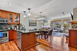 Rundle Cliff Unit 216 - Picturesque Mtn Views | Downtown | Hot Tub