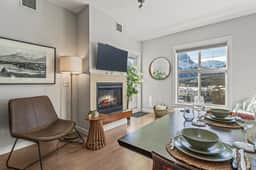 Silver Creek Unit 403 - Panoramic Mountain Views | 2 Hot Tubs | Steam Room