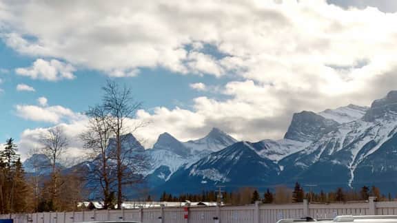 Bow Valley Chalets 110 – Mountain Views | BBQ | Sleeps 6