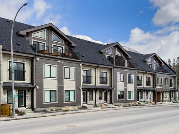 Brookside Lane 303 - Top Floor Downtown Retreat|Hot Tub|Mountain Views