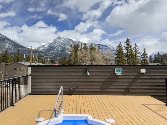 Brookside Lane 303 - Top Floor Downtown Retreat|Hot Tub|Mountain Views