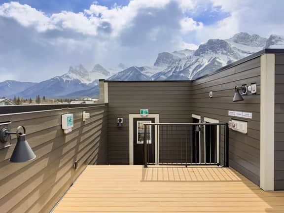 Brookside Lane 303 - Top Floor Downtown Retreat|Hot Tub|Mountain Views