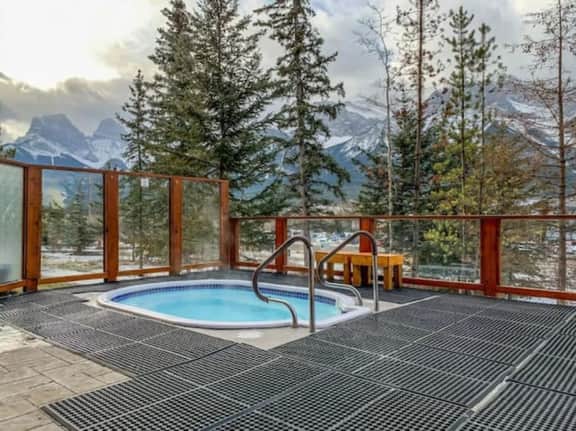 Falcon Crest Unit 319 - 180° Mountain Views | Two Hot Tubs | Fresh Reno