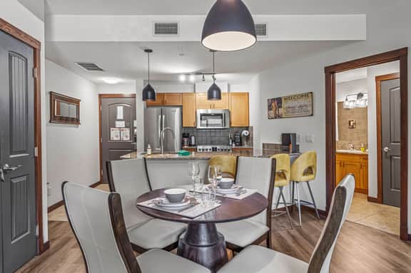 Falcon Crest Unit 319 - 180° Mountain Views | Two Hot Tubs | Fresh Reno