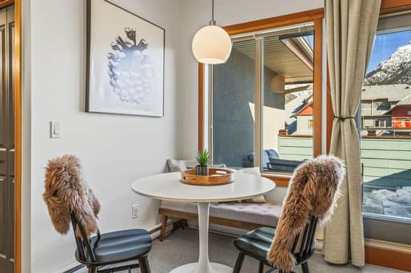 Lodges Unit G402 - Penthouse 1 bed | Hot Tub & Pool | Mountain Views
