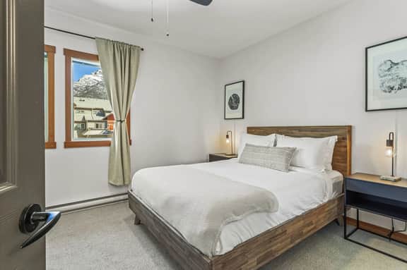Lodges Unit G402 - Penthouse 1 bed | Hot Tub & Pool | Mountain Views