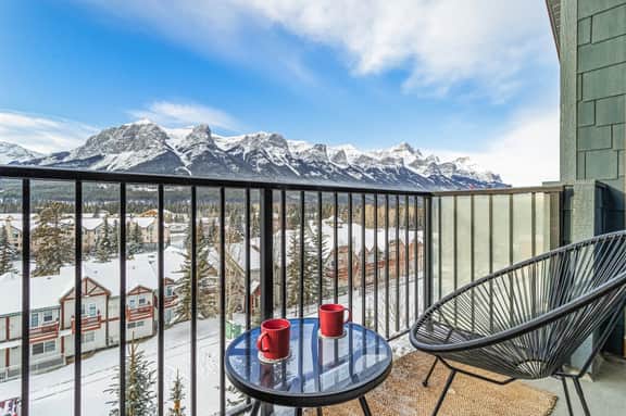 Silver Creek Unit 403 - Panoramic Mountain Views | 2 Hot Tubs | Steam Room